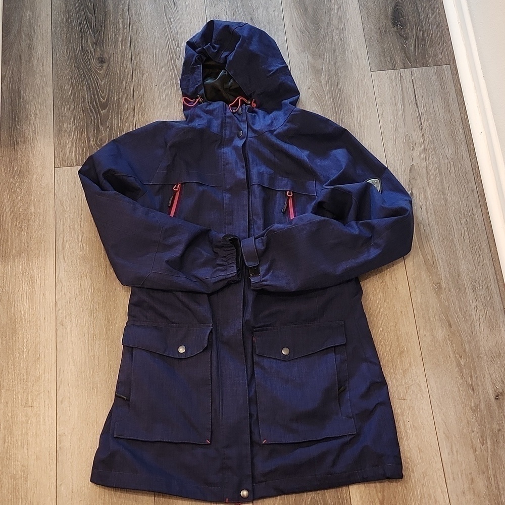 Nanok  Jacket